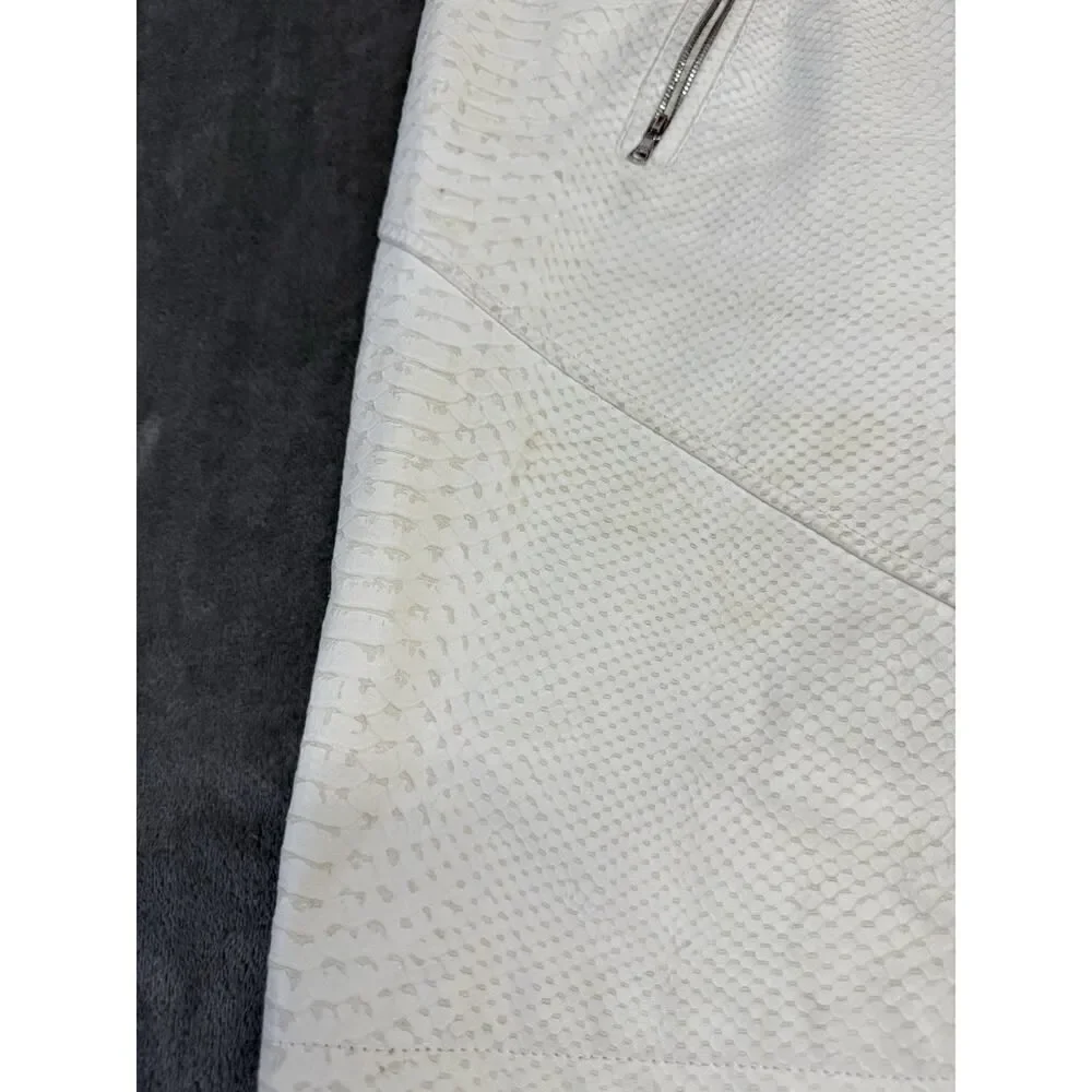 Yigal Azrouël Ivory Leather Skirt Size 8 Asymmetrical Zip Snake Texture
